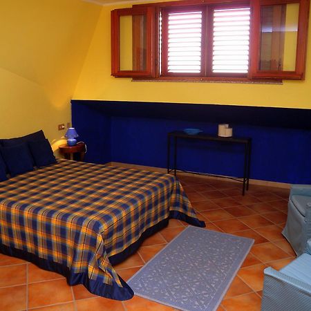 Bb Doliahouse Bed & Breakfast Dolianova Oda fotoğraf
